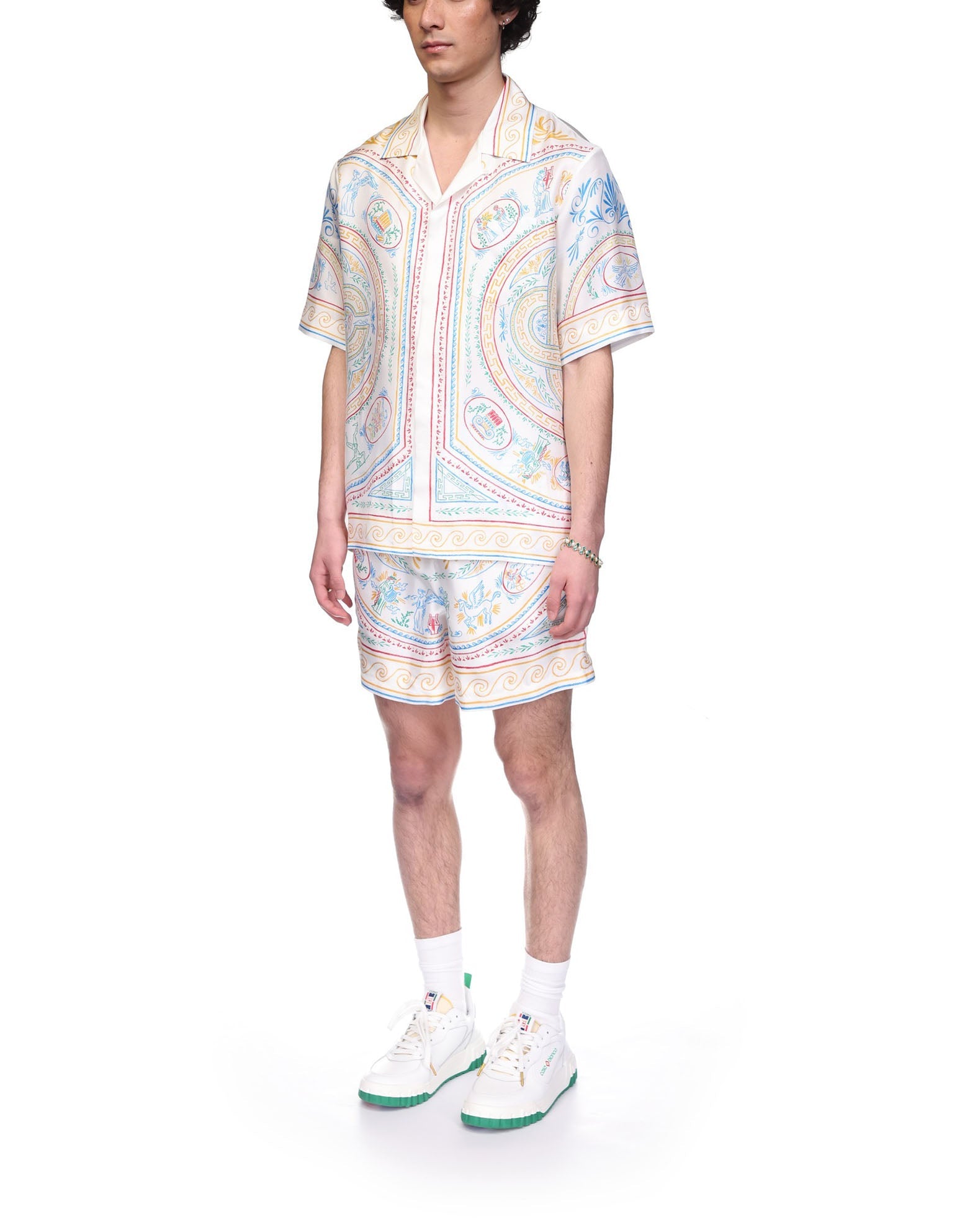 Camisa de seda con jarrón de lápiz