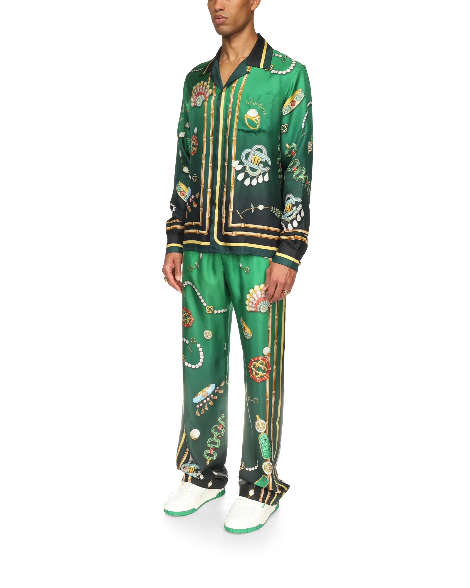 El joyero de la camisa de seda