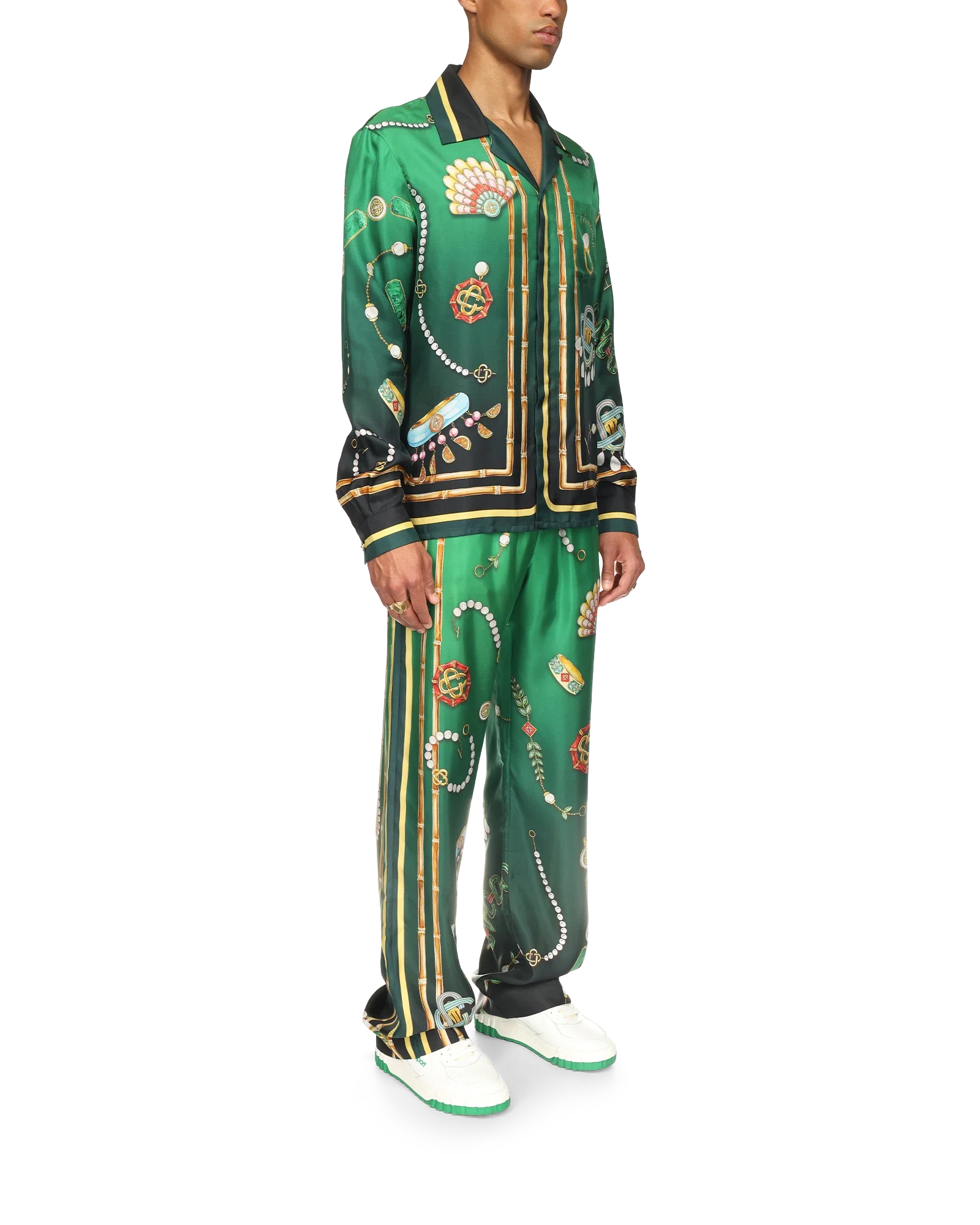 El joyero de la camisa de seda