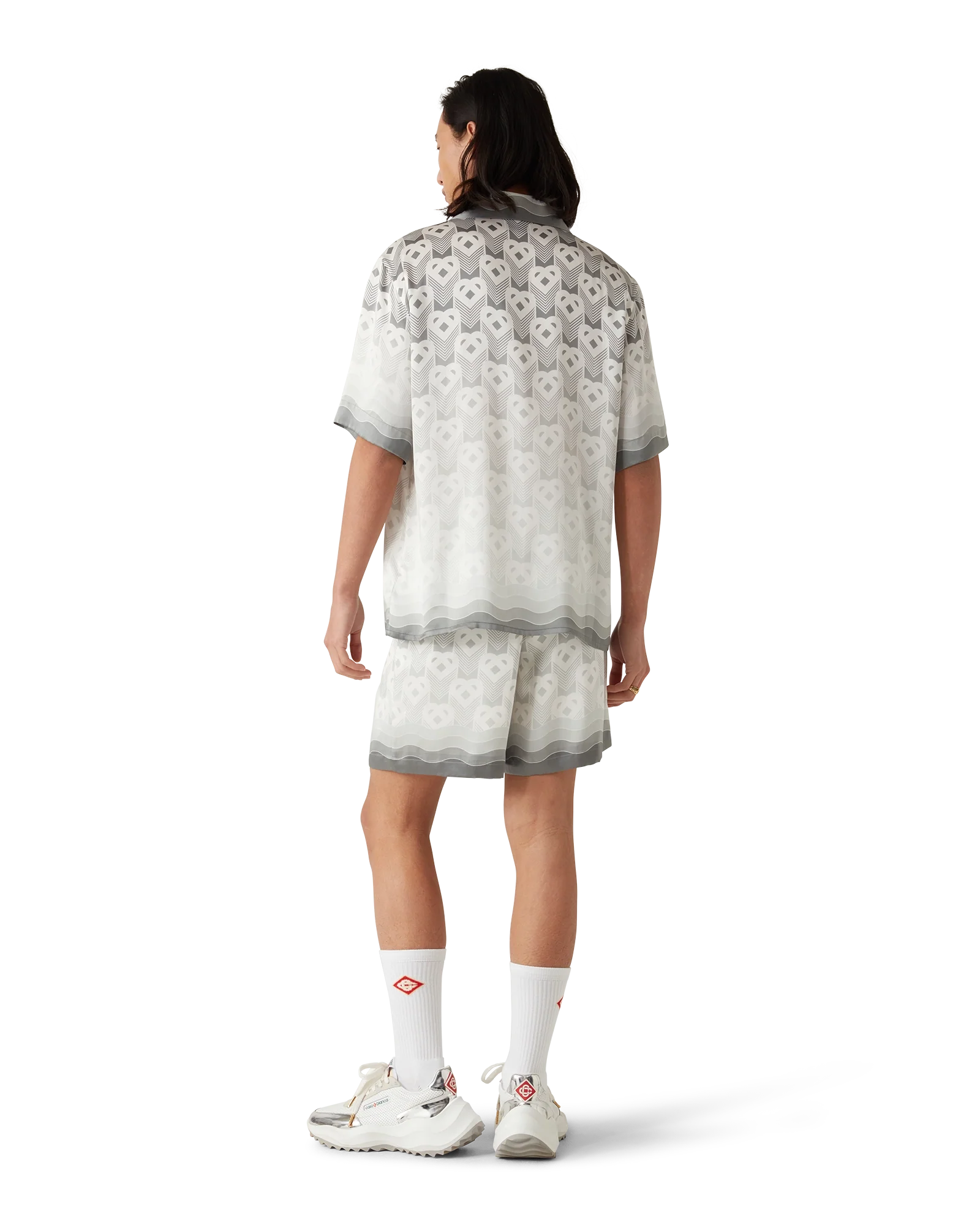 Camisa de seda de manga corta con monograma de corazón degradado