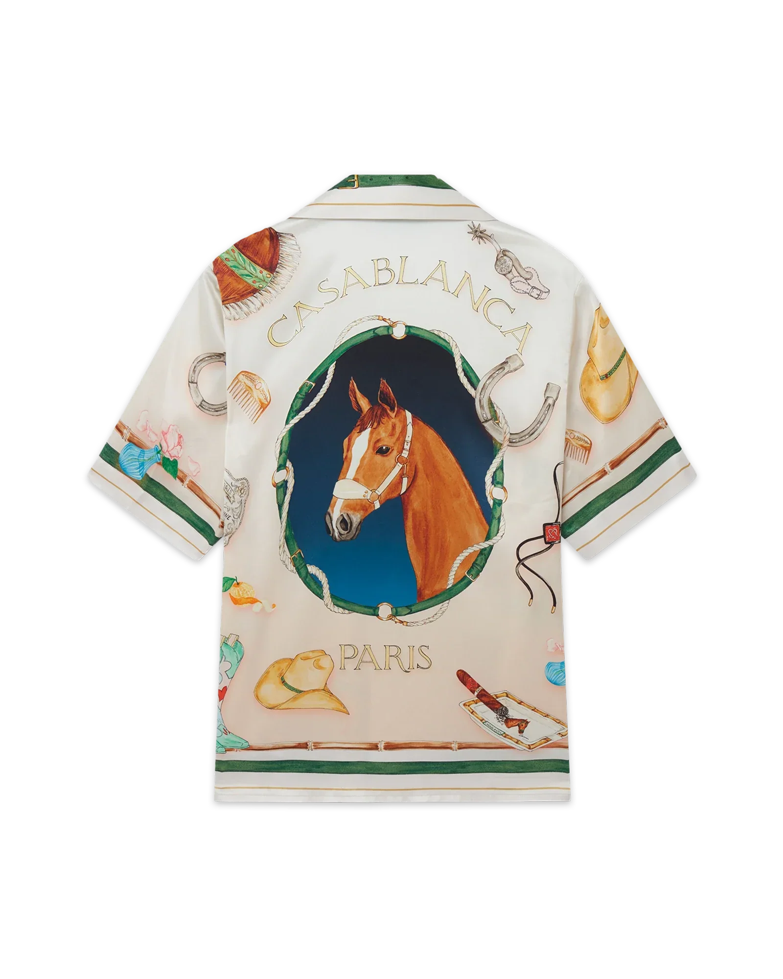 La camisa de seda del establo blanco